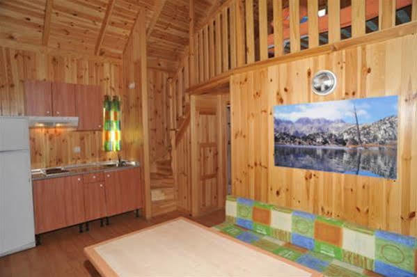 Camping La Torre Hotel Espot Kültér fotó